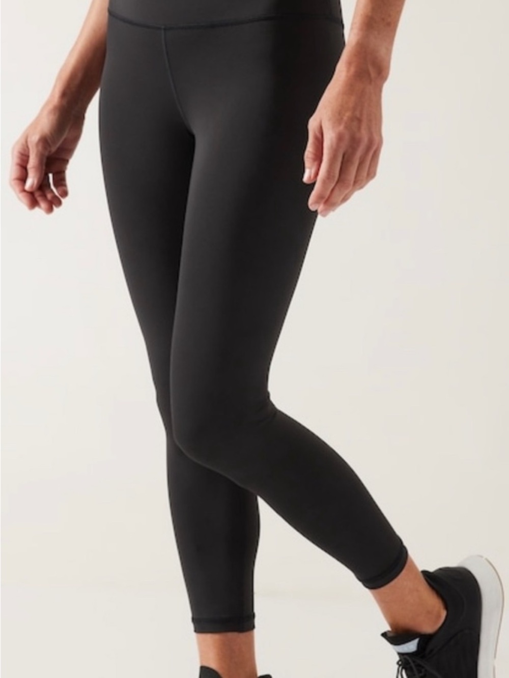 Athleta Black Medium Tall Elation train 7/8 tight Leggings